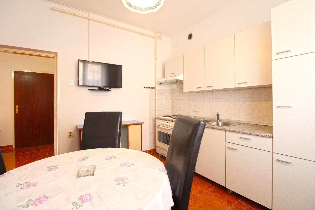 Apartments Valerija 847 Pula Exterior photo
