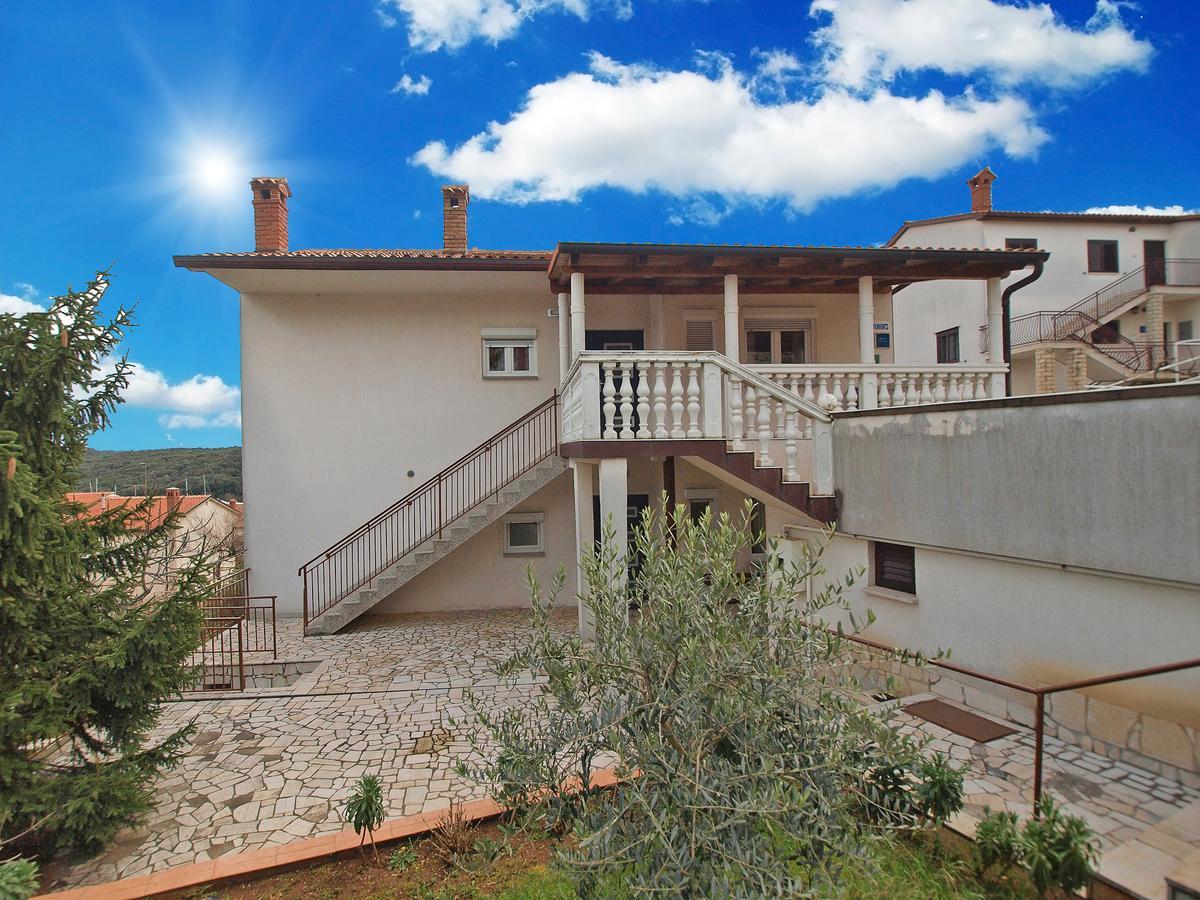 Apartments Valerija 847 Pula Exterior photo